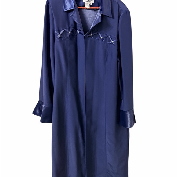 Christi of California Jackets & Blazers - Gorgeous VTG Christi of California navy blue full length light coat